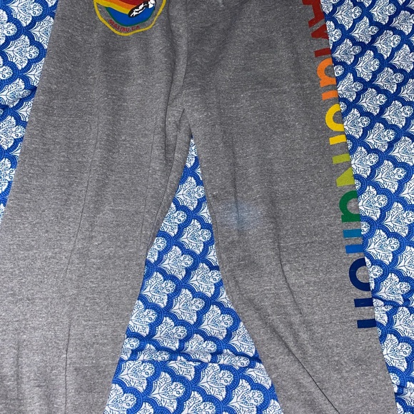 Av! Brand new!Fresh out of the box. Super soft. Never been worn!💗 Size Medium. - Picture 3 of 4